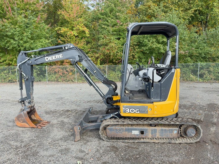 2020-deere-30g-image-2