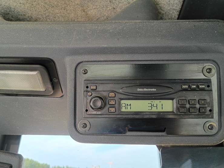 2008-deere-670d-image-89