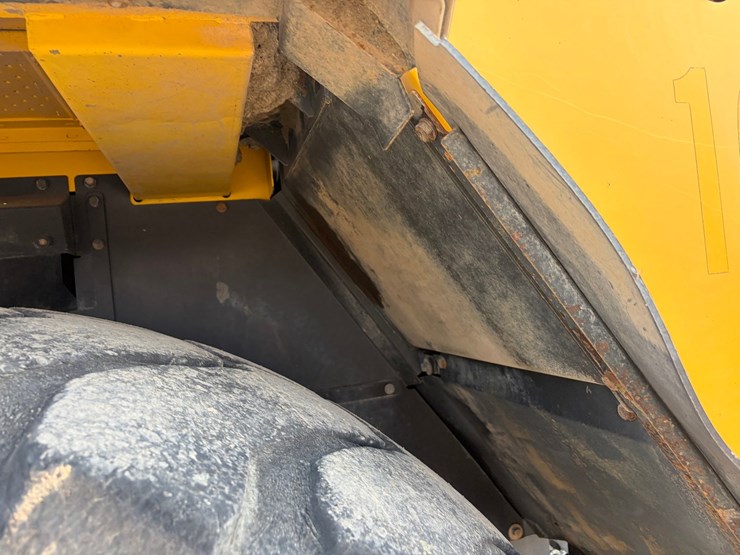 2018-komatsu-hm400-5-image-70
