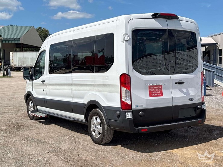 2019-ford-transit-image-4