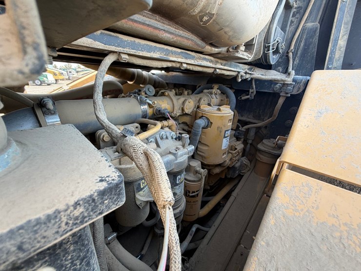 2015-caterpillar-950m-image-47