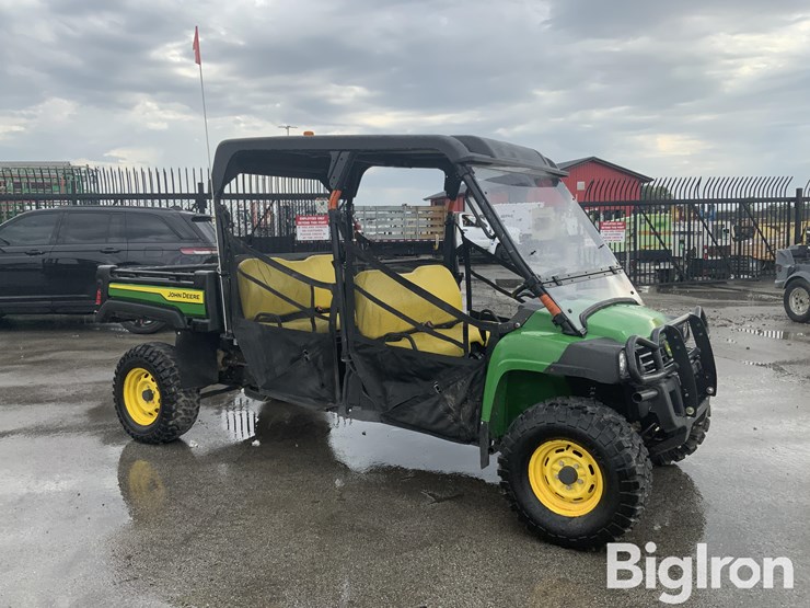 2022-john-deere-gator-image-3
