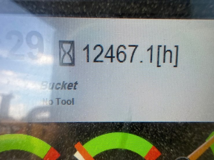 2019-caterpillar-352f-image-93