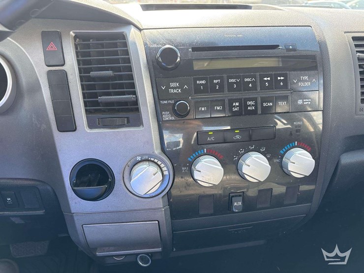 2010-toyota-tundra-image-15