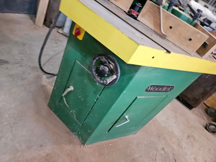 #8714-•-router-and-jointer-table-image-19