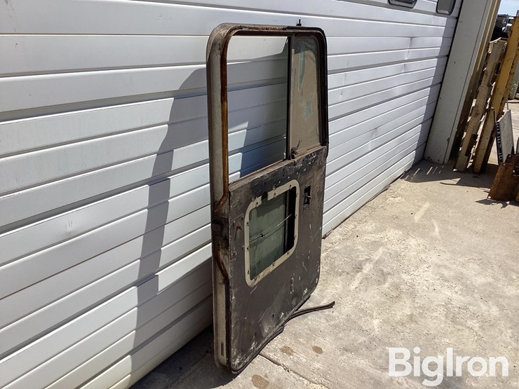 kenworth-driver-side-top-latch-door-image-7