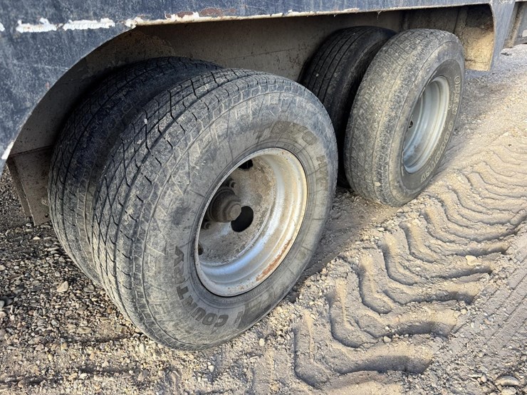 #8738-•-40'-shop-made-stock-trailer-image-5