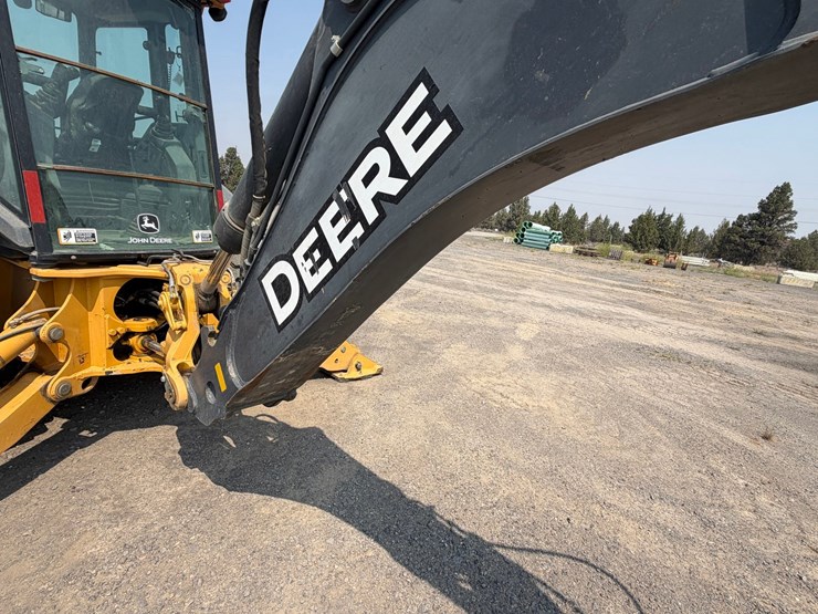 2016-deere-410l-image-55