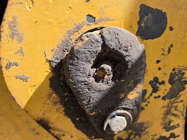 deere-555g-image-63