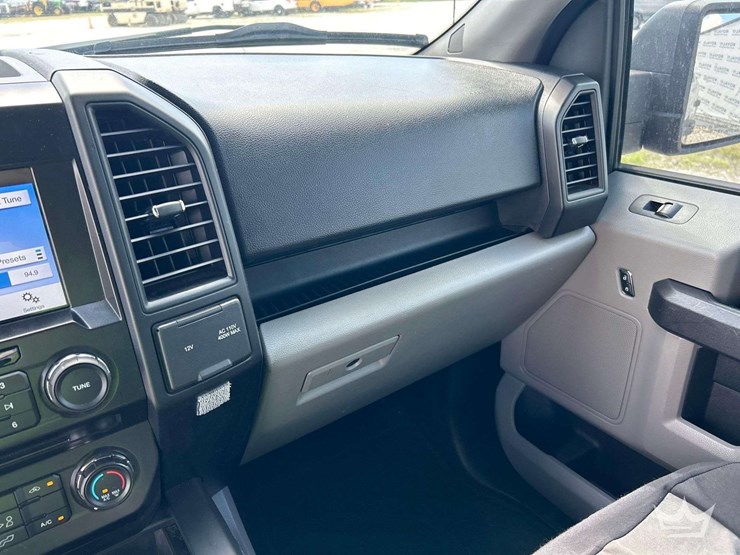 2017-ford-f150-image-24