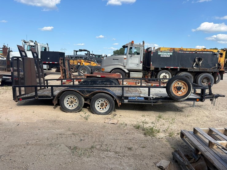 #2403-•-2015-load-trail-16'-trailer-image-2