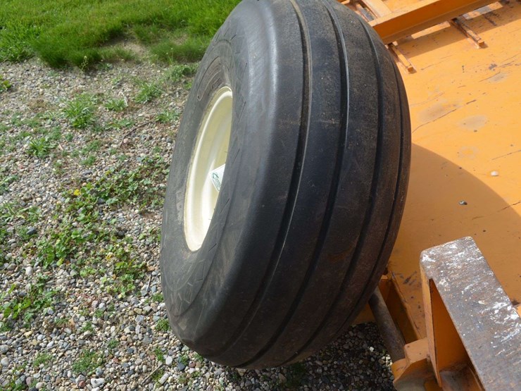 8-bolt-implement-tire-image-5