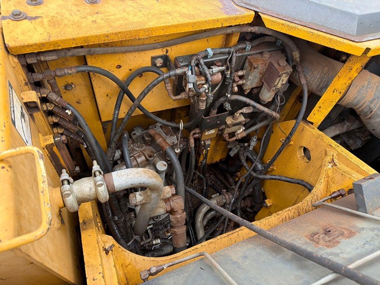 deere-225d-lc-image-22