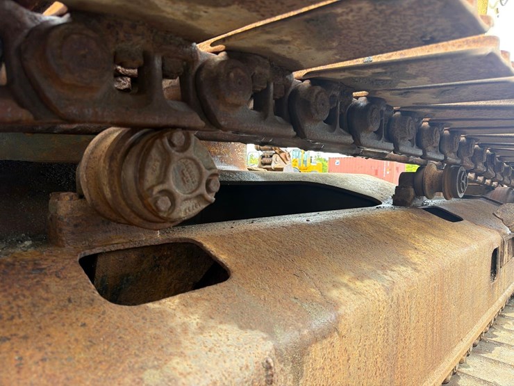 deere-200d-lc-image-15