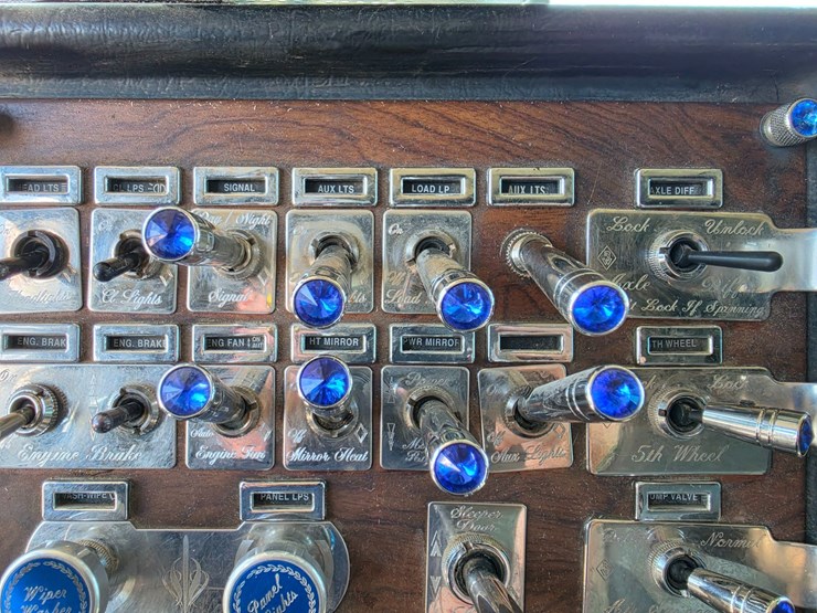1997-peterbilt-379-image-66