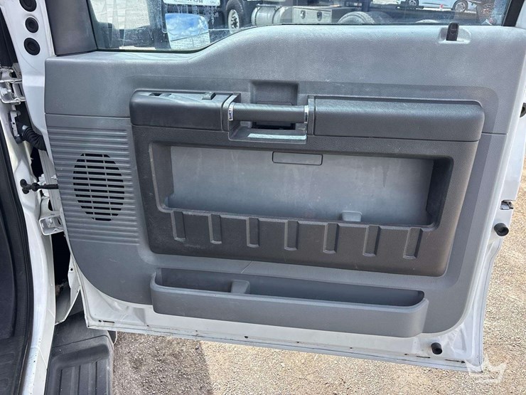 2012-ford-f550-image-27