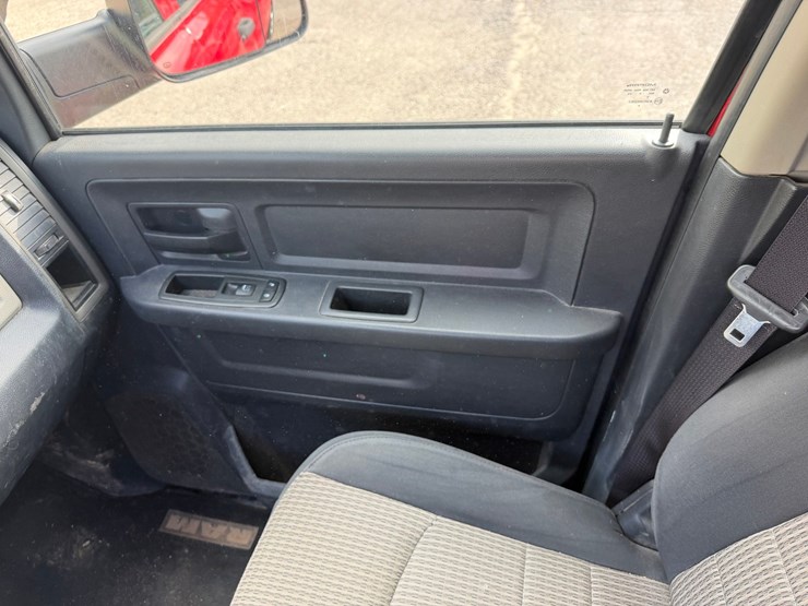 2012-dodge-1500-image-40