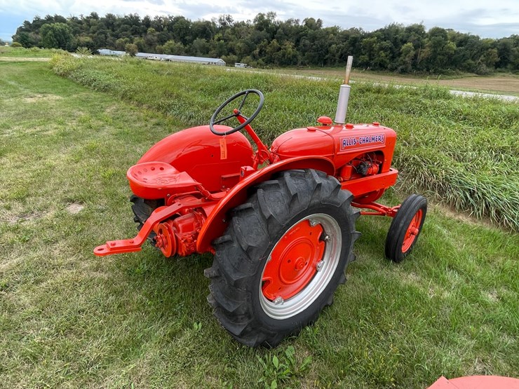 #1003-•-allis-chalmers-ib-tractor-image-5