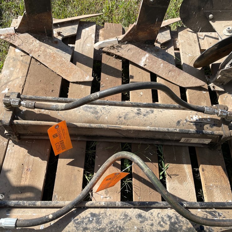 #1623 • Chief 3,000 Psi Hydraulic Cylinder
