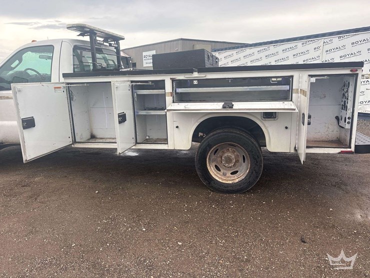 2016-ford-f550-image-18