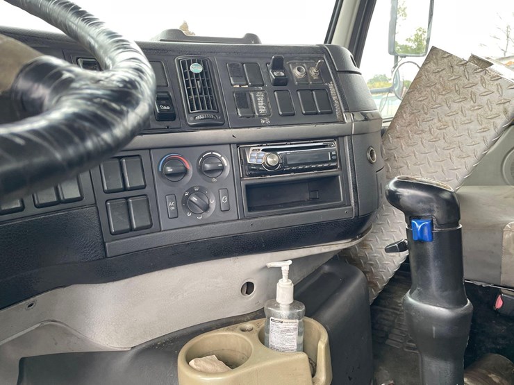 volvo-vn-image-12