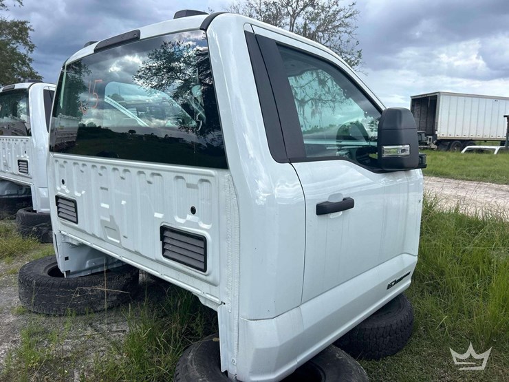 2025-ford-f550-image-3