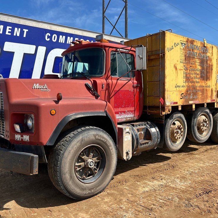 1992 MACK RB688S