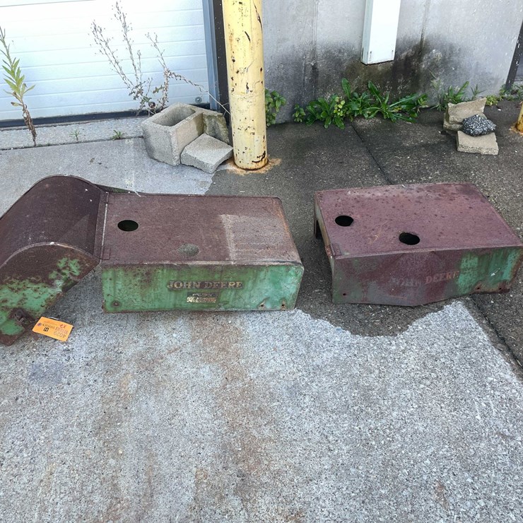 #4029 • John Deere Sheet Metal Pieces (04)