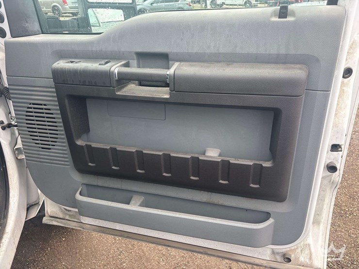 2016-ford-f550-image-24
