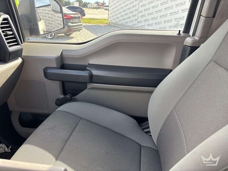 2017-ford-f150-image-16