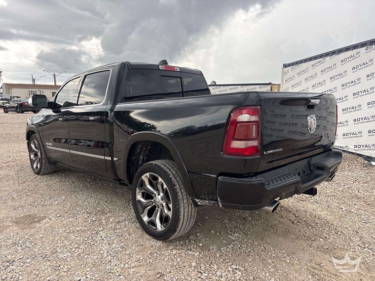 2019-dodge-1500-image-2