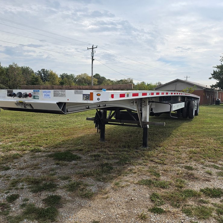 2023 FONTAINE FLAT BED TRAILER