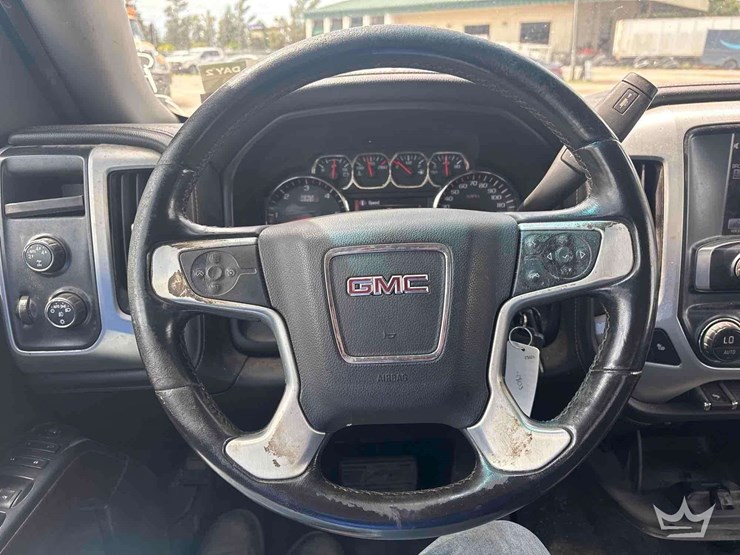 2014-gmc-sierra-1500-4x4-crew-cab-pickup-truck-image-13