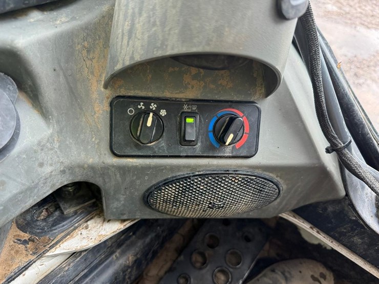 2016-bobcat-t650-image-29