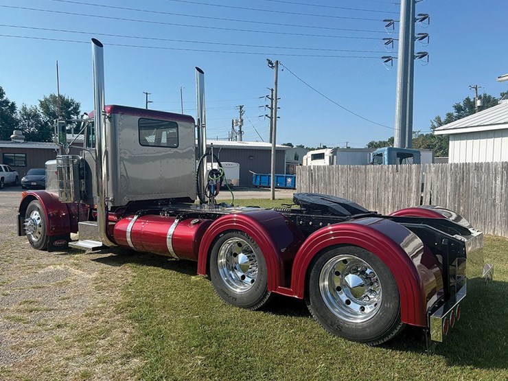 1999-peterbilt-379-image-2