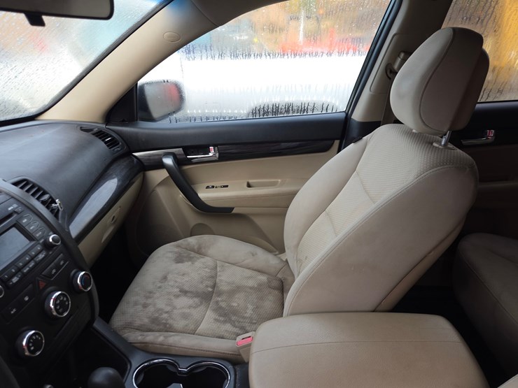 2011-kia-sorento-image-38