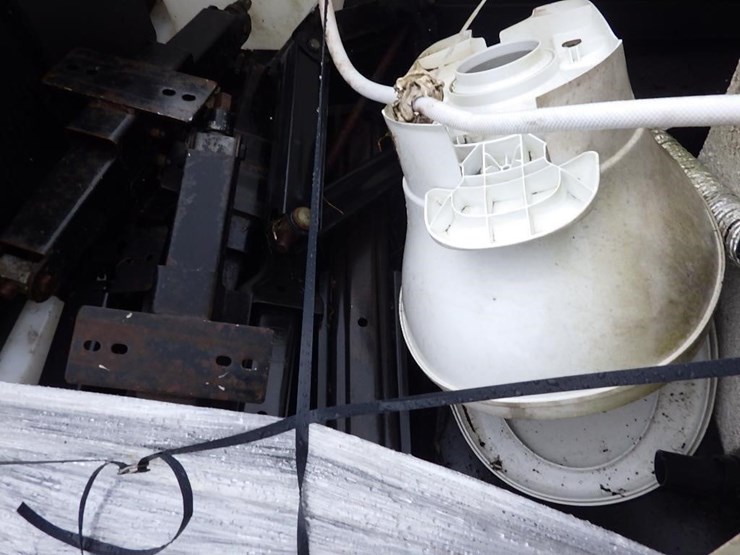 misc.-rv-parts,-windows,-tanks,-etc.-image-10