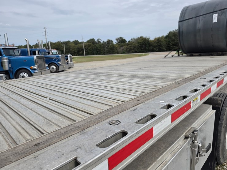 2022-fontaine-flat-bed-trailer-image-74