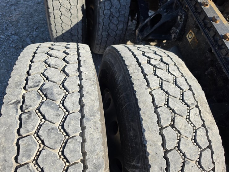 2018-kenworth-t800-image-112
