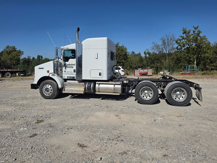 2018-kenworth-t800-image-9
