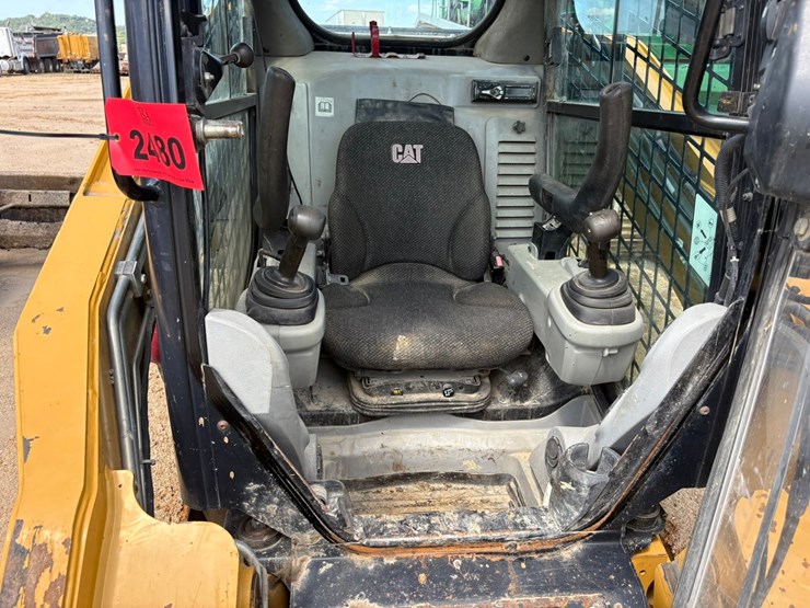 #2480-•-2011-caterplillar-289c-tracked-skid-steer-image-31