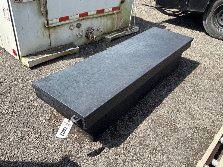 #6090-•-truck-bed-toolbox-image-1
