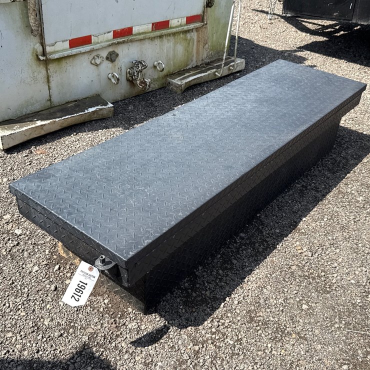 #6090 • TRUCK BED TOOLBOX