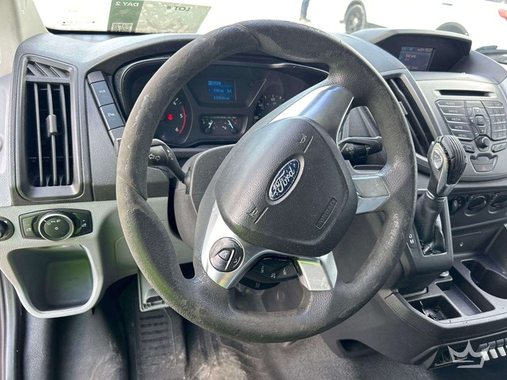 2016-ford-transit-image-18