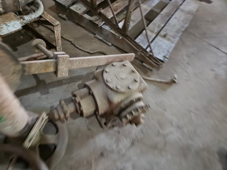#8778-•-pump,-gear-box,-&-misc-items-image-5