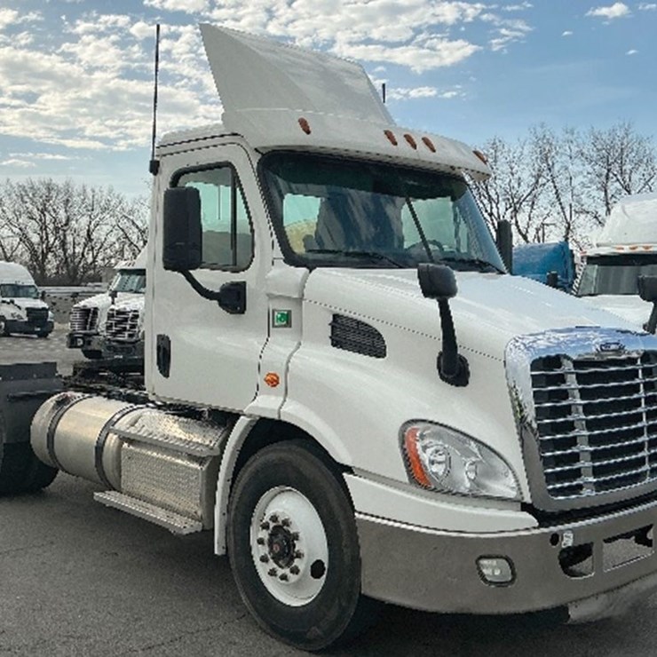 2019 FREIGHTLINER CASCADIA 113