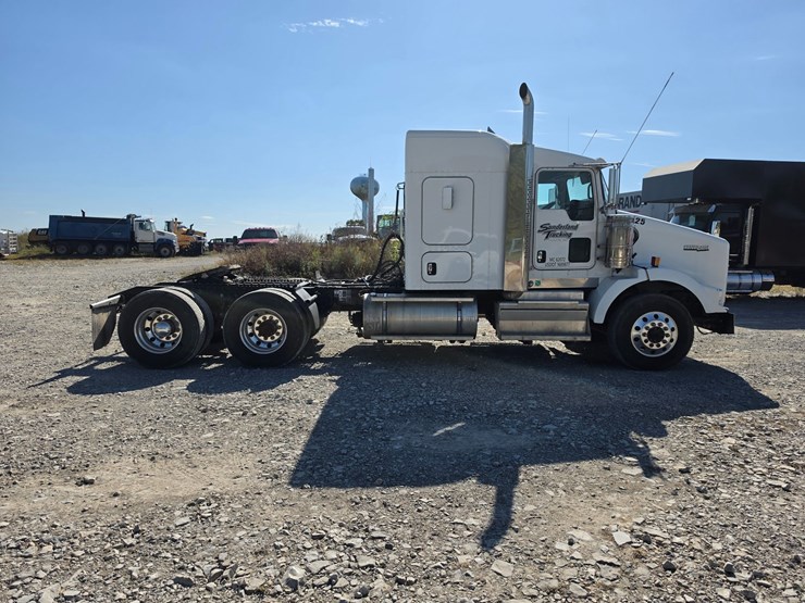2018-kenworth-t800-image-26