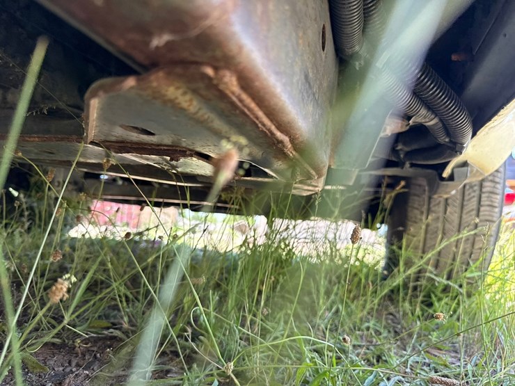 #1389-•-2017-nissan-pickup-truck-image-23