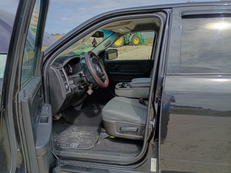 2018-dodge-1500-image-26