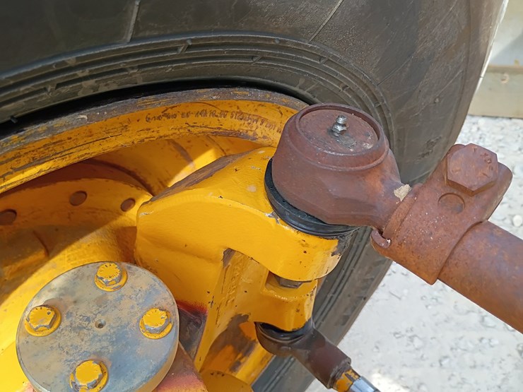 2008-deere-670d-image-25